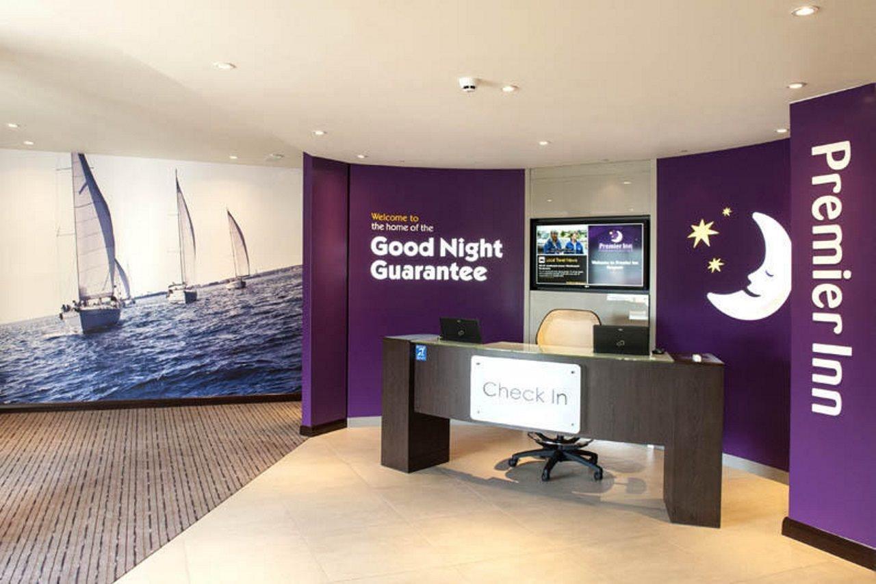 Premier Inn Gosport Exteriör bild
